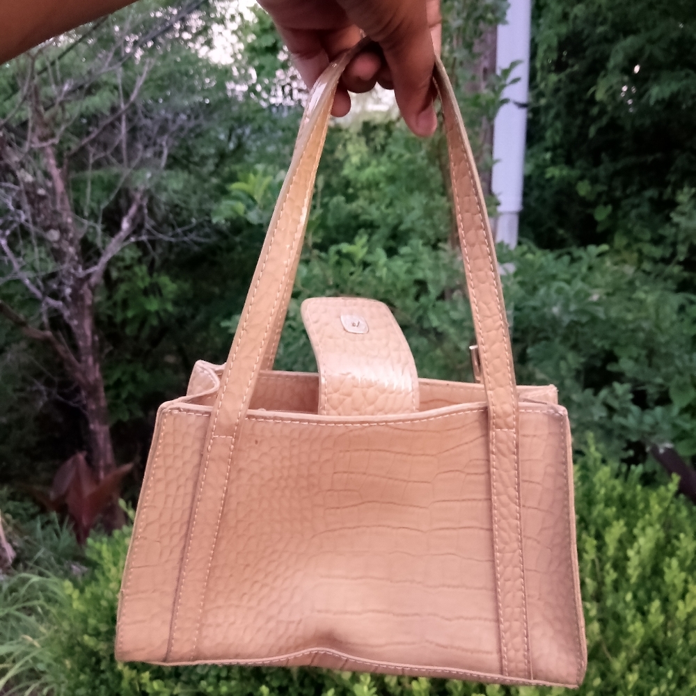 Purse - Picture 2 of 3
